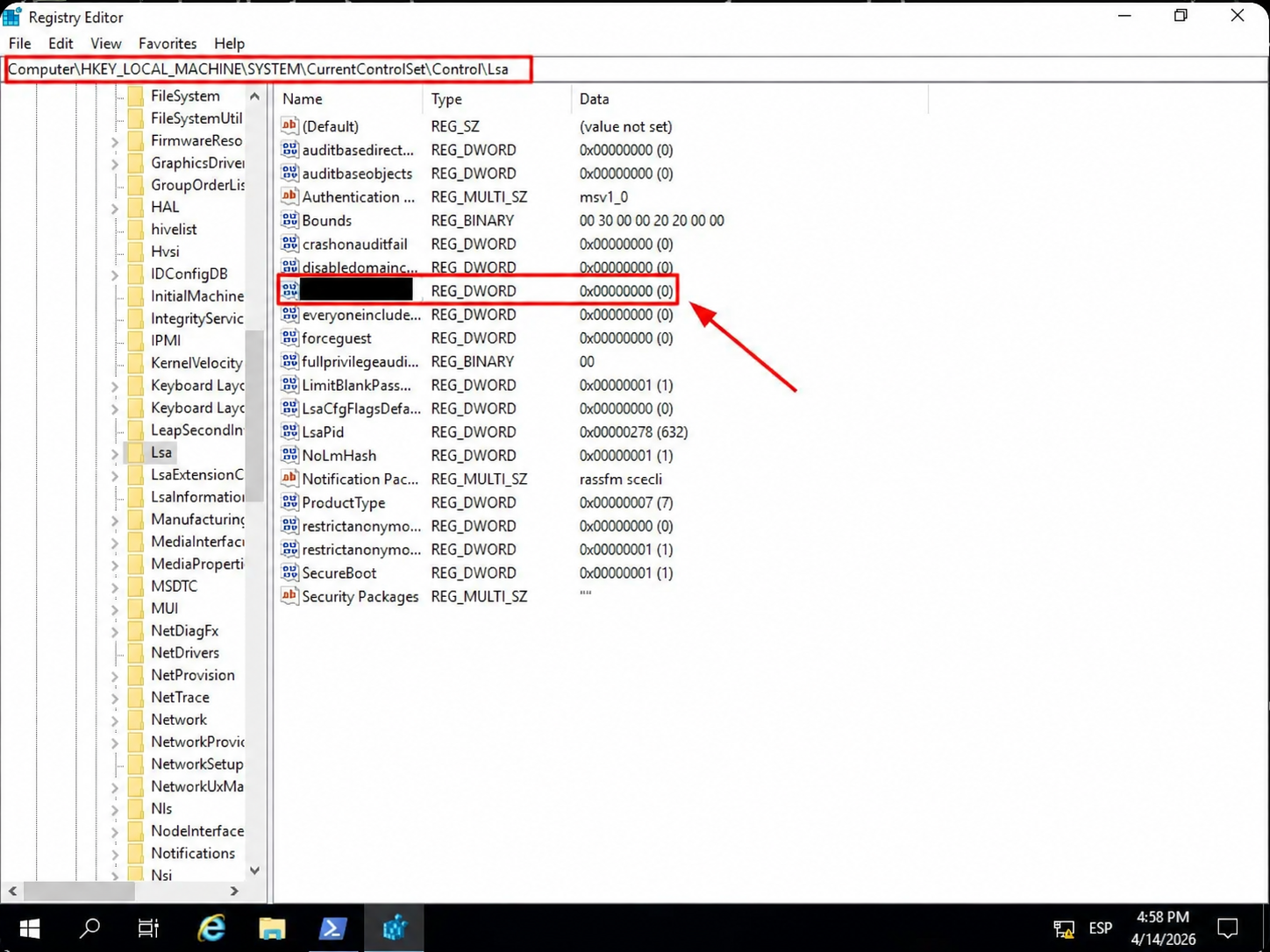 Registro de Windows con la configuración de Restricted Admin y datos sensibles censurados.